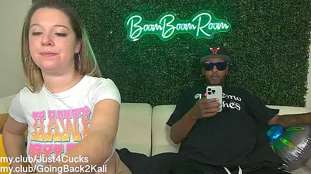 boomboomr00m's Live XXX Chat