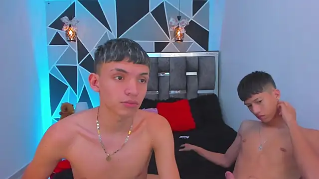 Juan_Nd_Steven 라이브 XXX 채팅