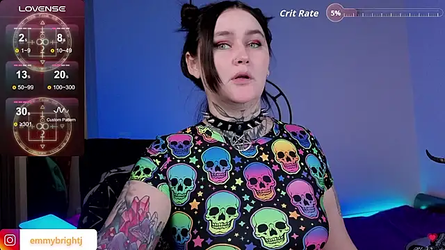 Emmybrightj_ élő XXX-chatje