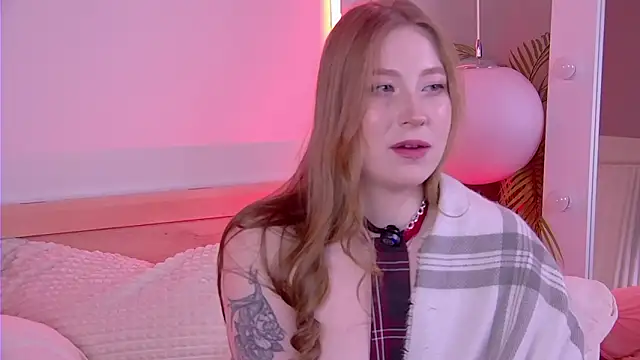 MiaEuphoria_ élő XXX-chatje