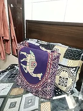 meenu_bhabhi547 Adlı Modelin Canlı XXX Sohbeti