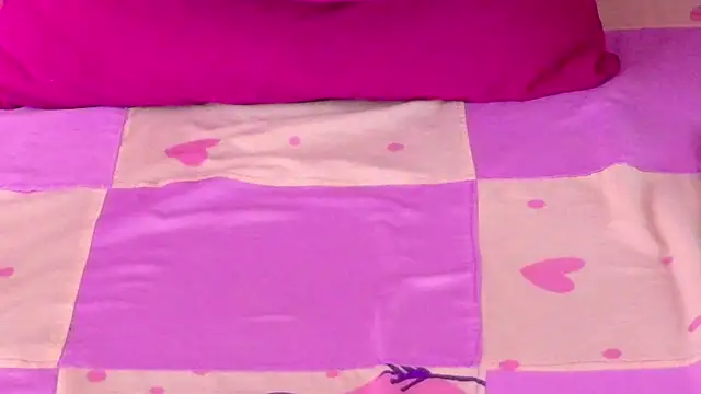 bella_moonlight_cr Adlı Modelin Canlı XXX Sohbeti