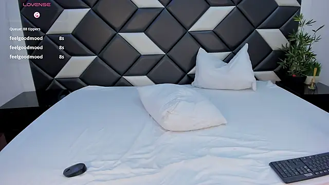 ElenaGuerra live XXX chat