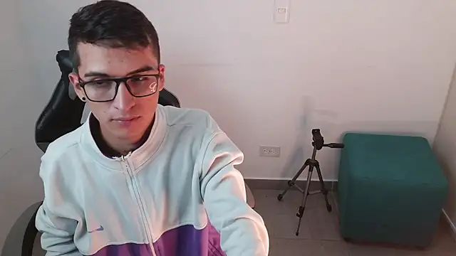 Nico_viper_1's Webcam Show