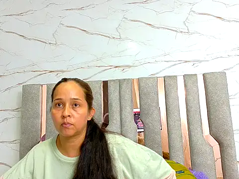 KarinaRows live XXX chat