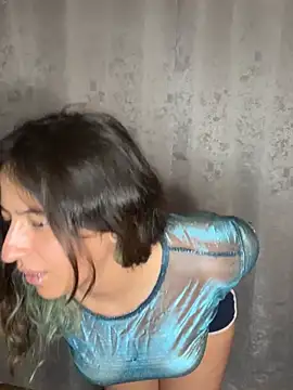 Nikkiluvv7 Show in webcam