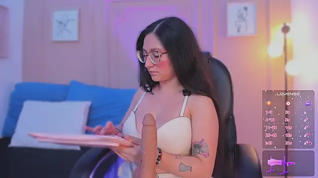 lucy_neil Chat XXX live