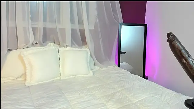 Nicole_Brown1126's Webcam Show