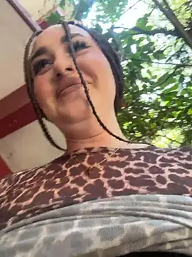 Chat +18 de KiraSunshine ao vivo