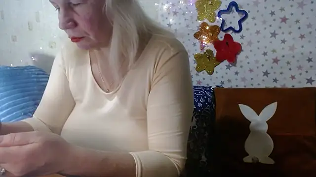 QueenLana Live XXX-chat