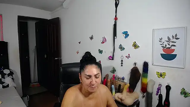 mature_bigboobs10 élő XXX-chatje