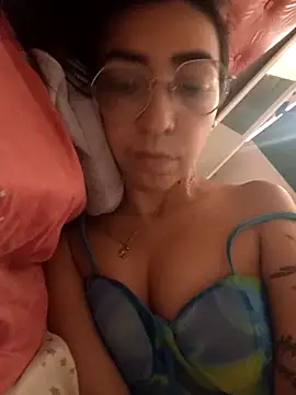 Yani-14's Live XXX Chat