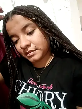 tina_tinitaaのライブXXXチャット