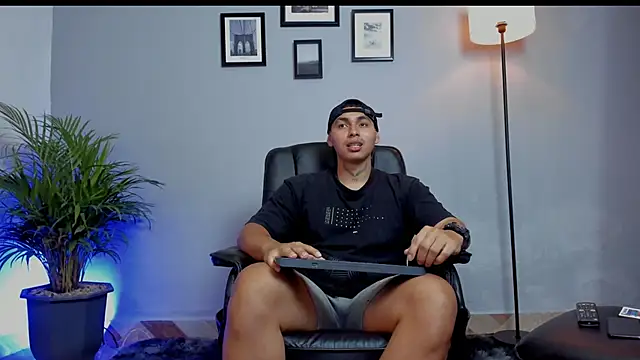 ronnie_crafored's Live XXX Chat