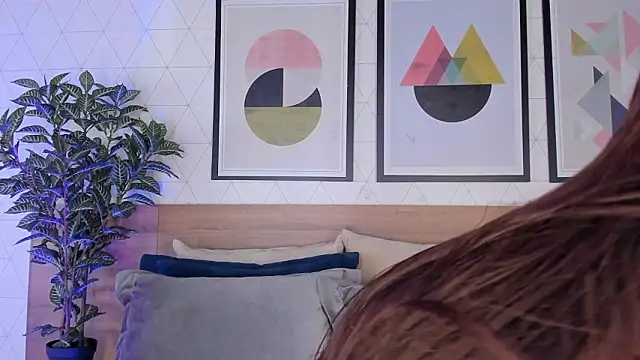 Chatroom XXX en direct de MiaKay1