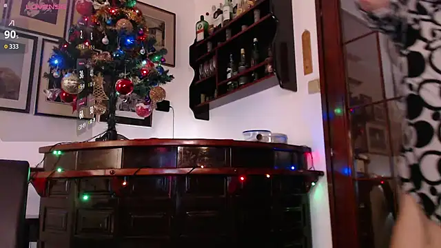 MagdalenaMercedes' Live XXX Chat