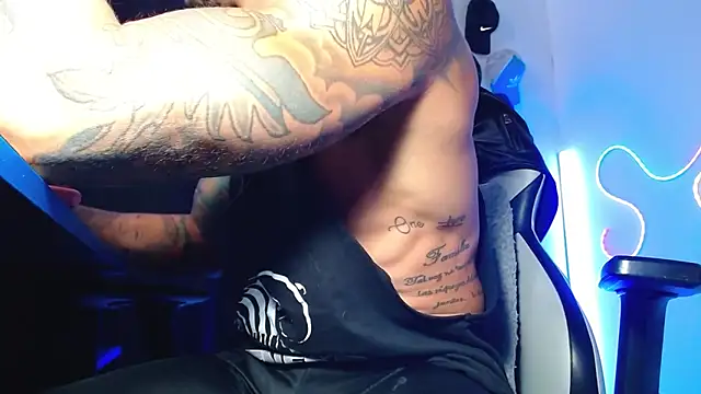 sebastian_horny 即時 XXX 聊天