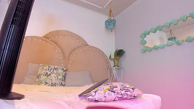 Miia_Thompsonn Chat XXX in diretta