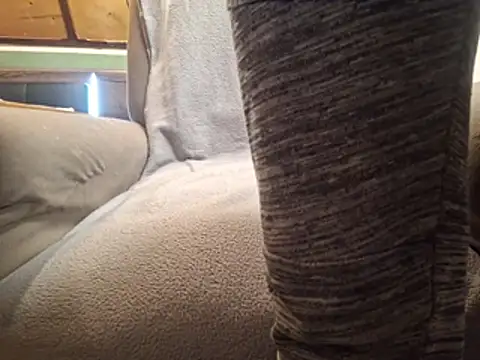 XXX chat uživo modela ShyGuyWannaTry