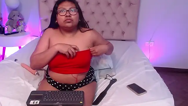 Kiri_Black_ Live XXX Chat