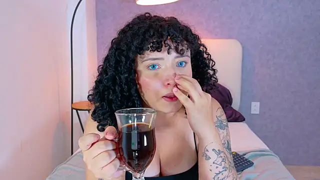 Tracielowe_w Adlı Modelin Canlı XXX Sohbeti