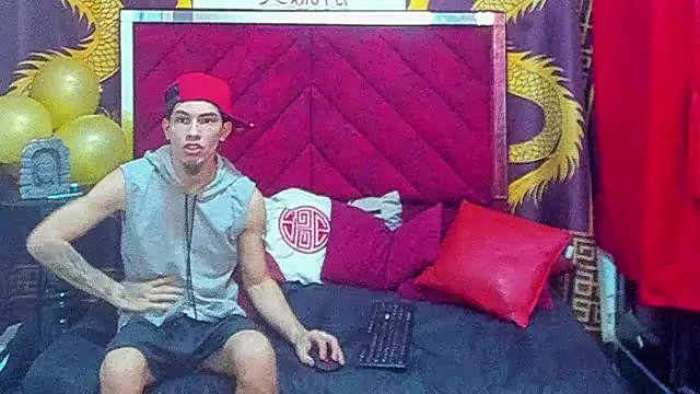 Pride_couple Webcam show