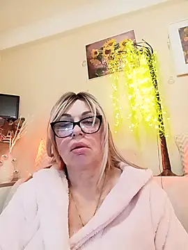 دردشة SusieNoreen الجنسية المباشرة