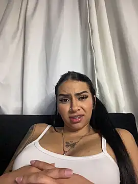 Hilary_pinkk Chat XXX live