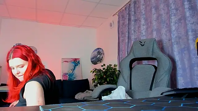 NattInRed's Live XXX Chat