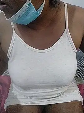 Sandeshi21 élő XXX-chatje