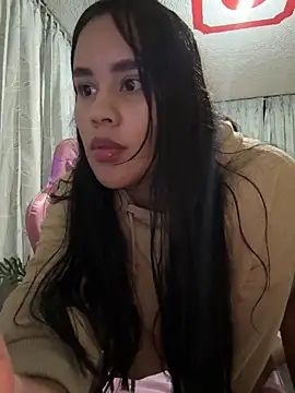 laure_torres' Live XXX Chat