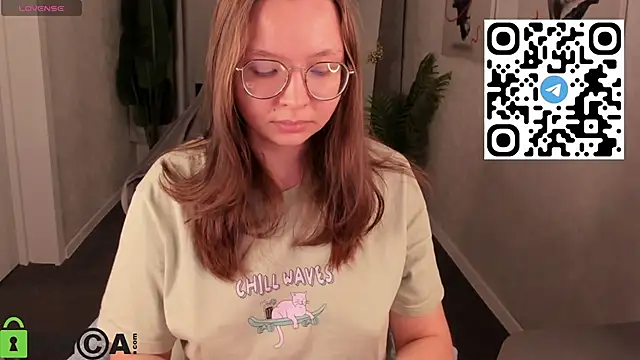 دردشة Nuura_Moore الجنسية المباشرة