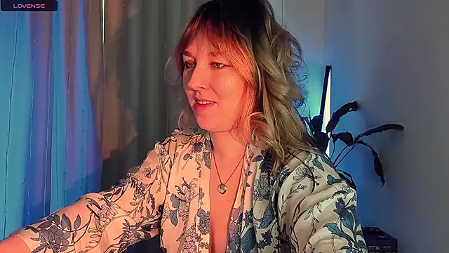 5_in_one's Live XXX Chat