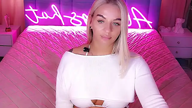 AllwaysHotJ's Live XXX Chat