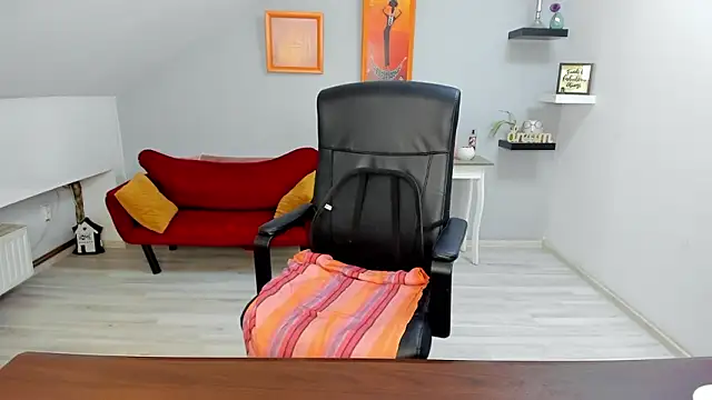 LollaGirl Adlı Modelin Canlı XXX Sohbeti