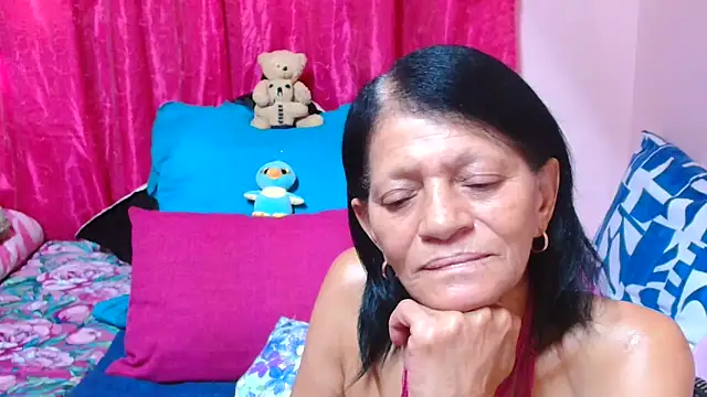 SLUTTYROXYn Live XXX chat