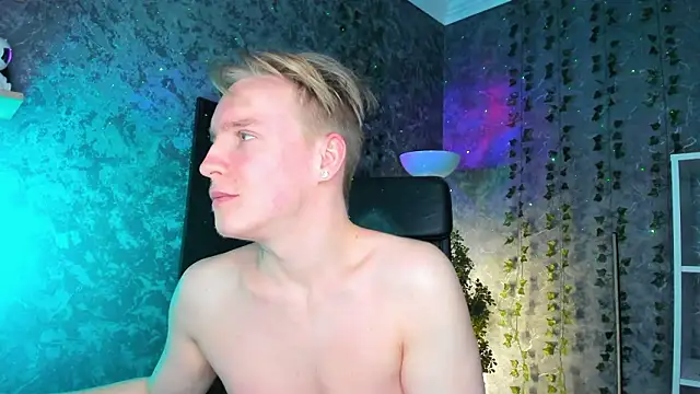 AlexxSweet Show in webcam