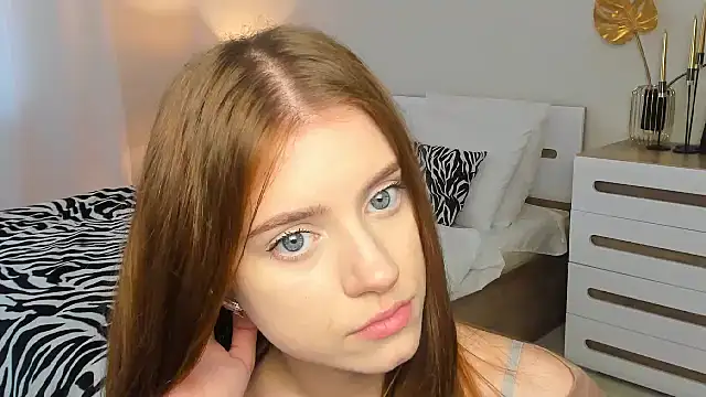 Erica_Kiss 现场XXX聊天