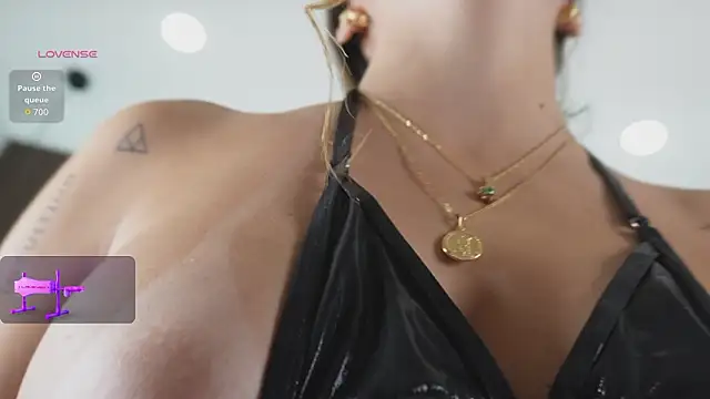 Annyy_Rosse live XXX chat