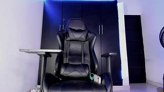 Chat +18 de Liam_Mateo ao vivo