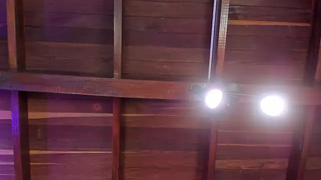 Chatroom XXX en direct de MiaKay1