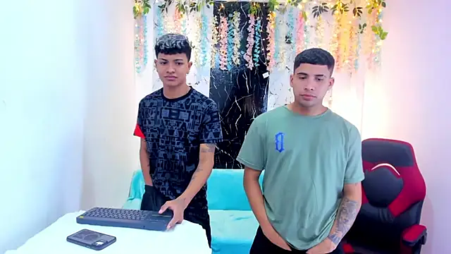 Chat +18 de iaan_commerford ao vivo