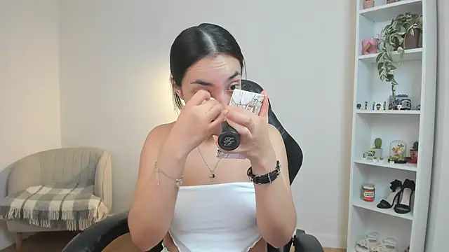 _BellaEvans_'s Live XXX Chat