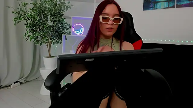 Chatroom XXX en direct de NoraHaynes