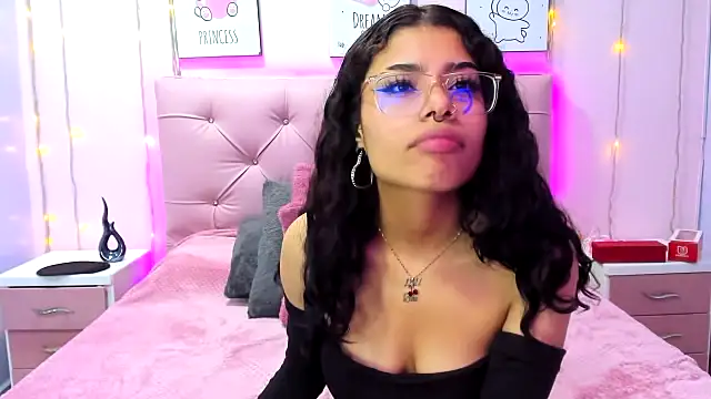 Issaa_TylerのライブXXXチャット