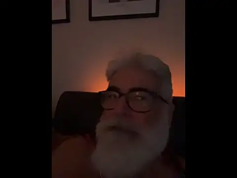 LeatherSdaddy's Live XXX Chat