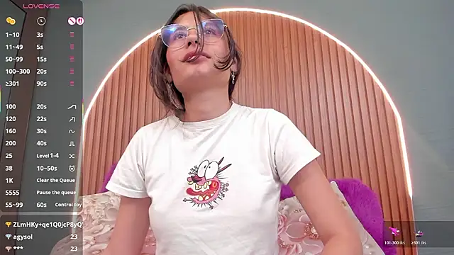 NayeCloud: απευθείας συνομιλία ΧΧΧ