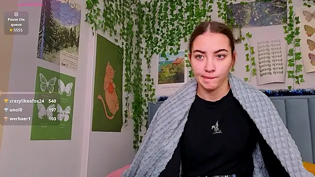 Chat +18 de Fit_Brunette_ ao vivo