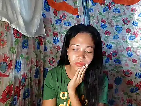 PinaySkinnyGirl's Live XXX Chat