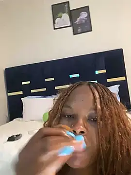 Dellah27 élő XXX-chatje